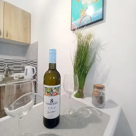 Apartment Capital Town *